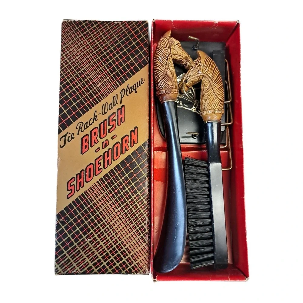 TIE RACK WALL PLAQUE BRUSH And SHOEHORN HORSE HEAD 3 PIECE SET VINTAGE  RETRO !!